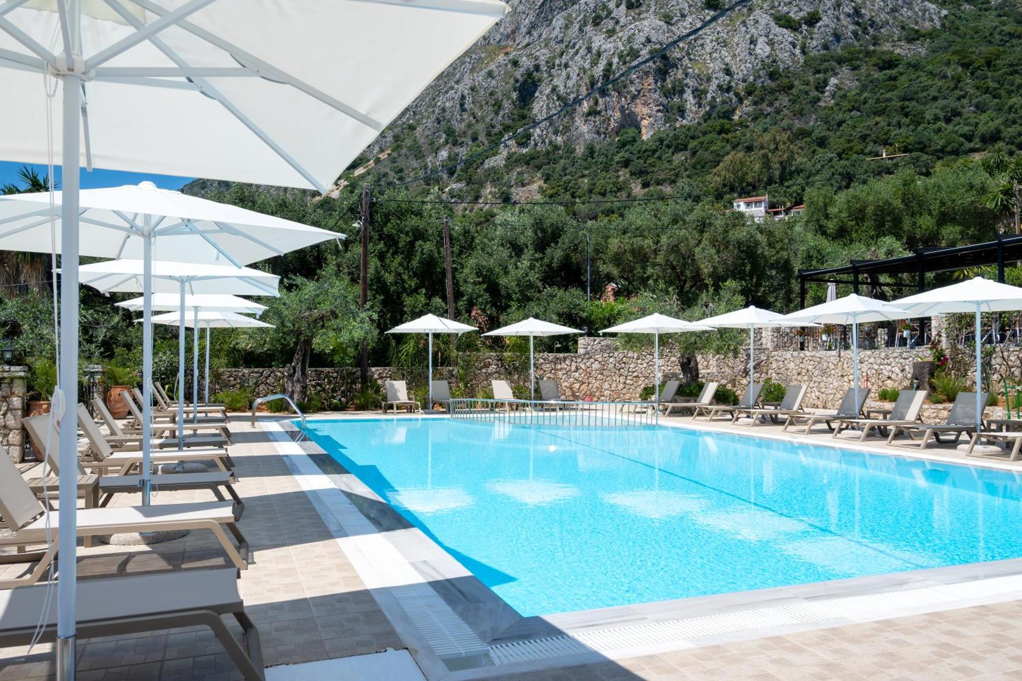 Aparthotel Crystal Blue Hotel,