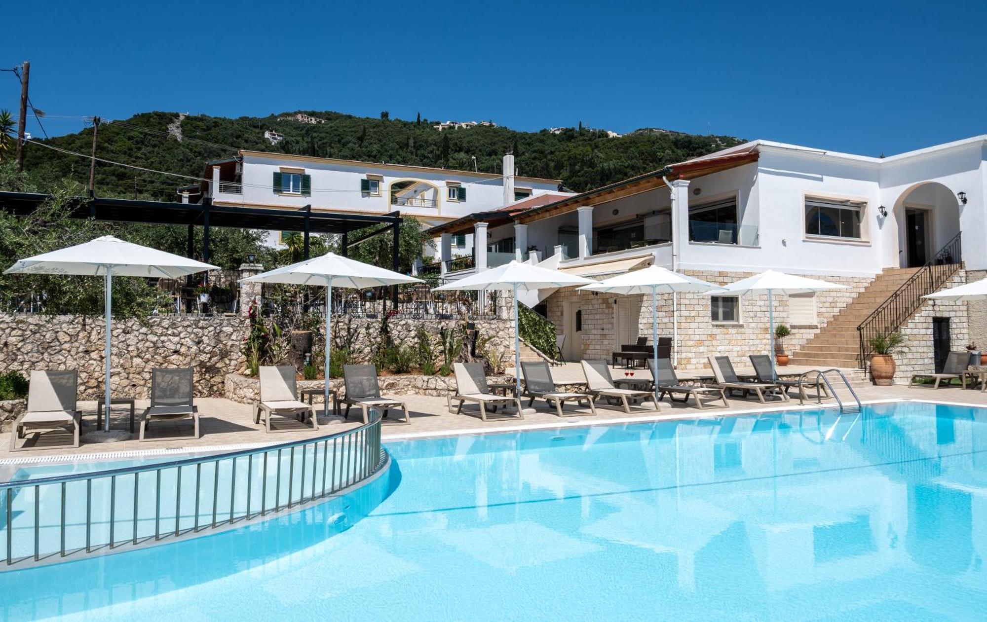 Aparthotel Crystal Blue Hotel,