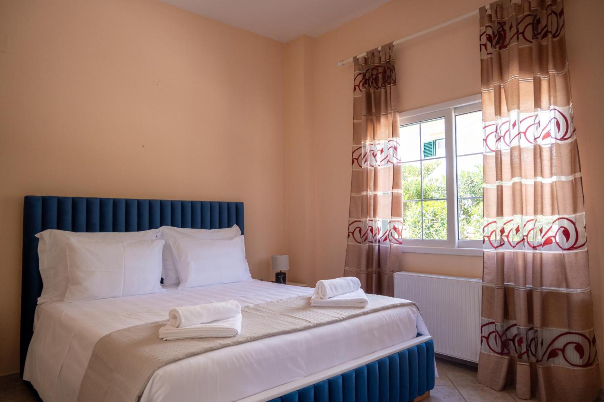 Aparthotel Crystal Blue Hotel,