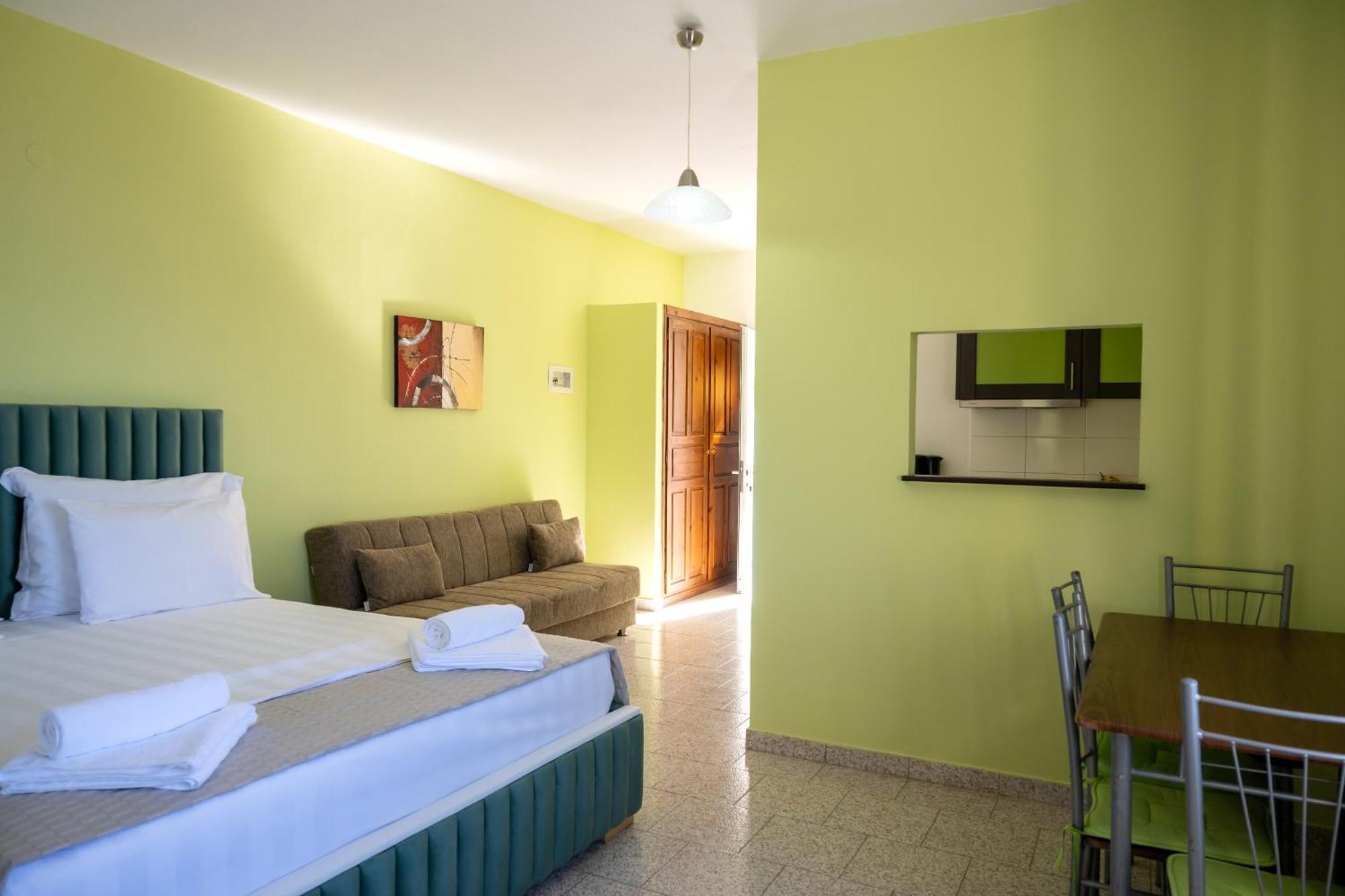 Aparthotel Crystal Blue Hotel, Barbati