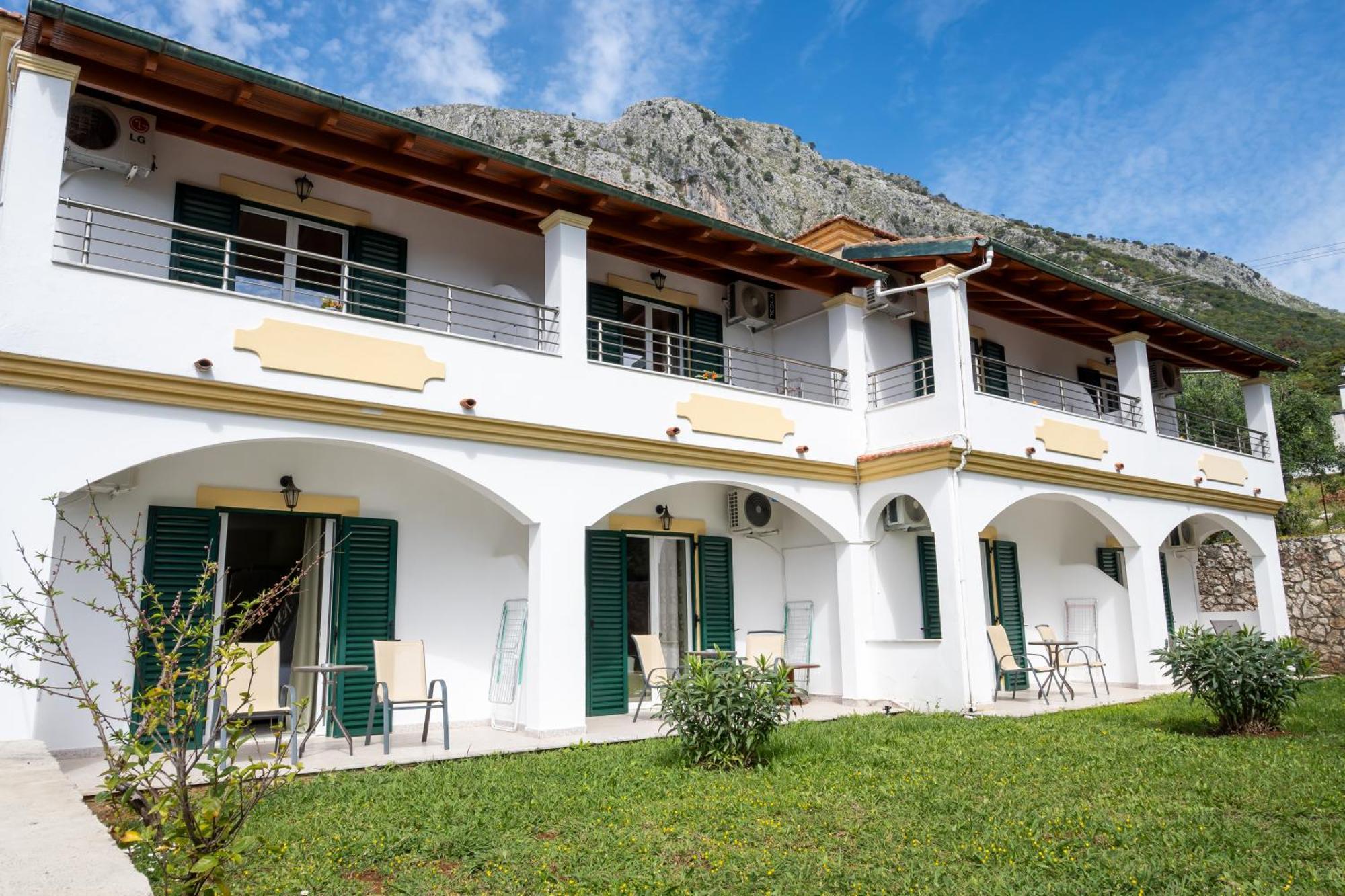 Crystal Blue Hotel, Aparthotel 3*