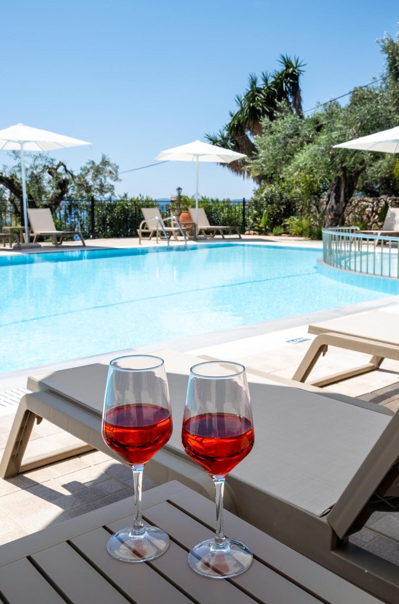 Aparthotel Crystal Blue Hotel, Barbati